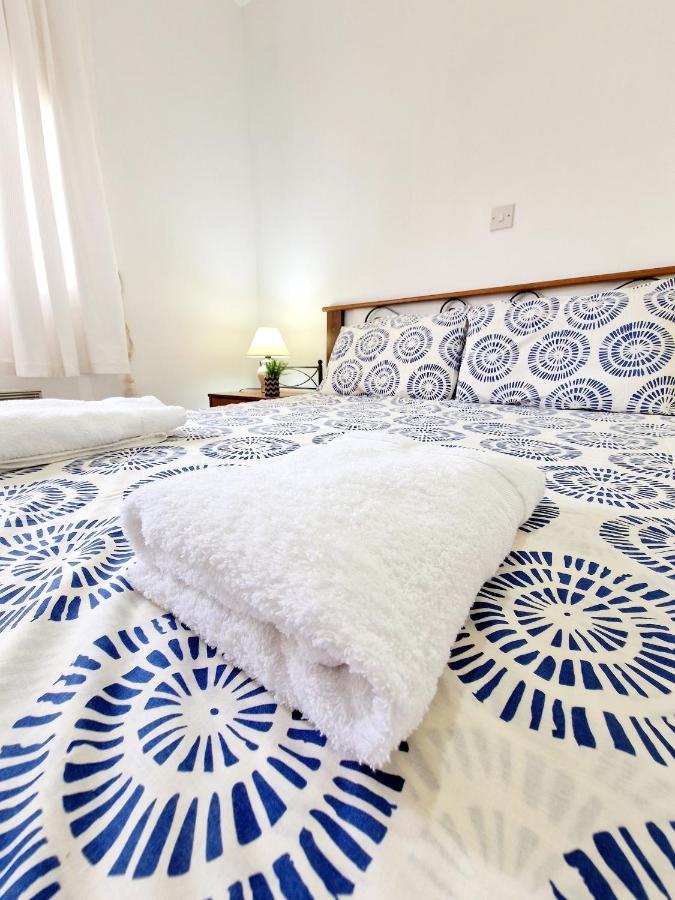 Paphos Emma'S Place, 2 Bedroom Apartment With Pool View מראה חיצוני תמונה