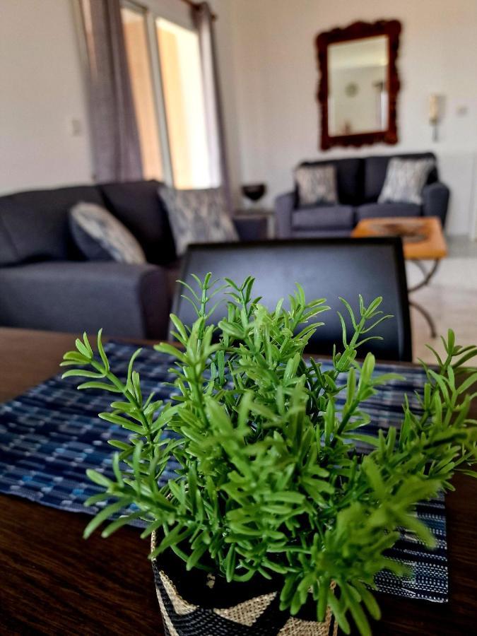 Paphos Emma'S Place, 2 Bedroom Apartment With Pool View מראה חיצוני תמונה